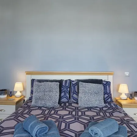 Modern Apartment Private Parking Walk To Beach Westward Ho!  Exterior photo