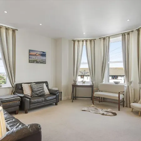 Modern Apartment Private Parking Walk To Beach Westward Ho!  Exterior photo