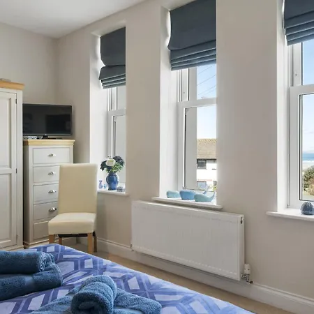 Modern Apartment Private Parking Walk To Beach Westward Ho!  Exterior photo
